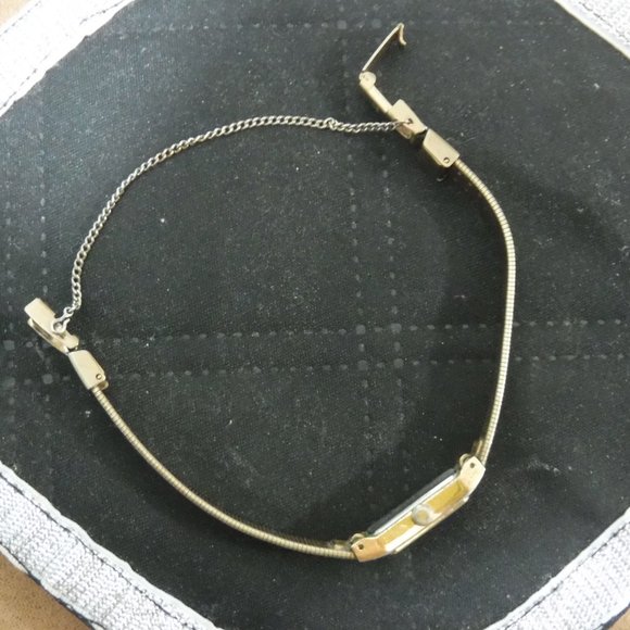 Dainty Vintage Pulsar (Seiko) Women's Quartz Wrist Watch - Picture 3 of 4